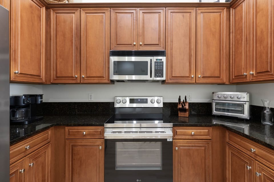 Brew up your morning coffee in the Keurig and the Coffee pot!