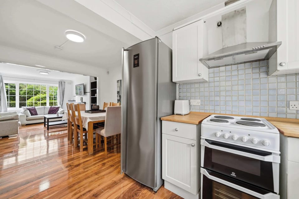 House | 3 bedrooms, high-speed internet