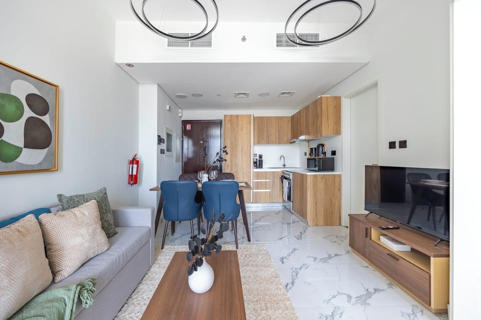 Apartment, Balcony | Living area