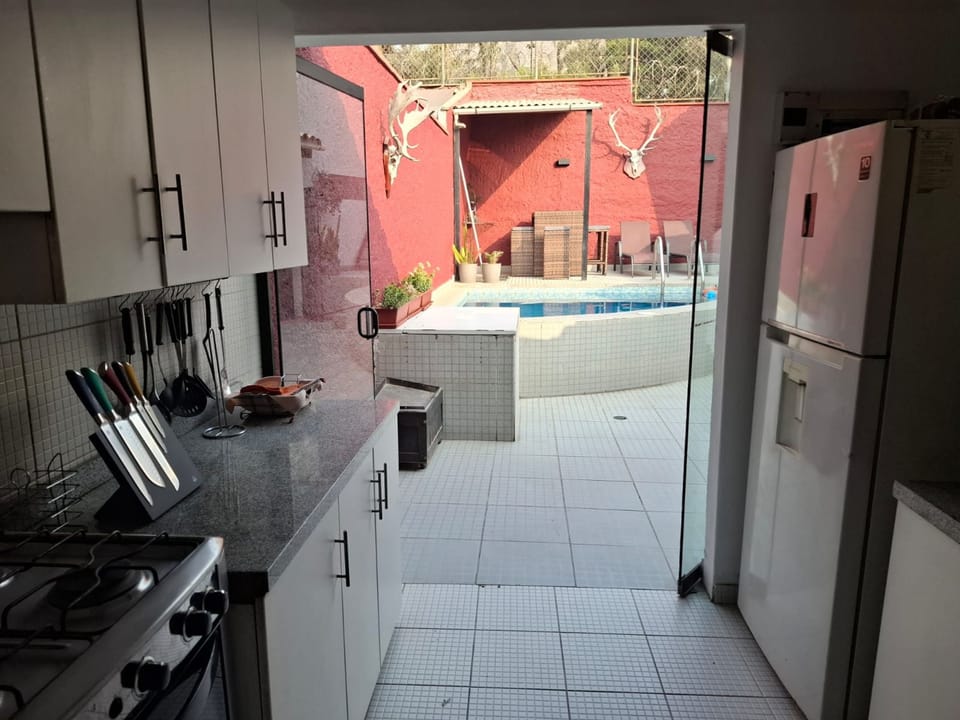 House | 3 bedrooms, high-speed internet