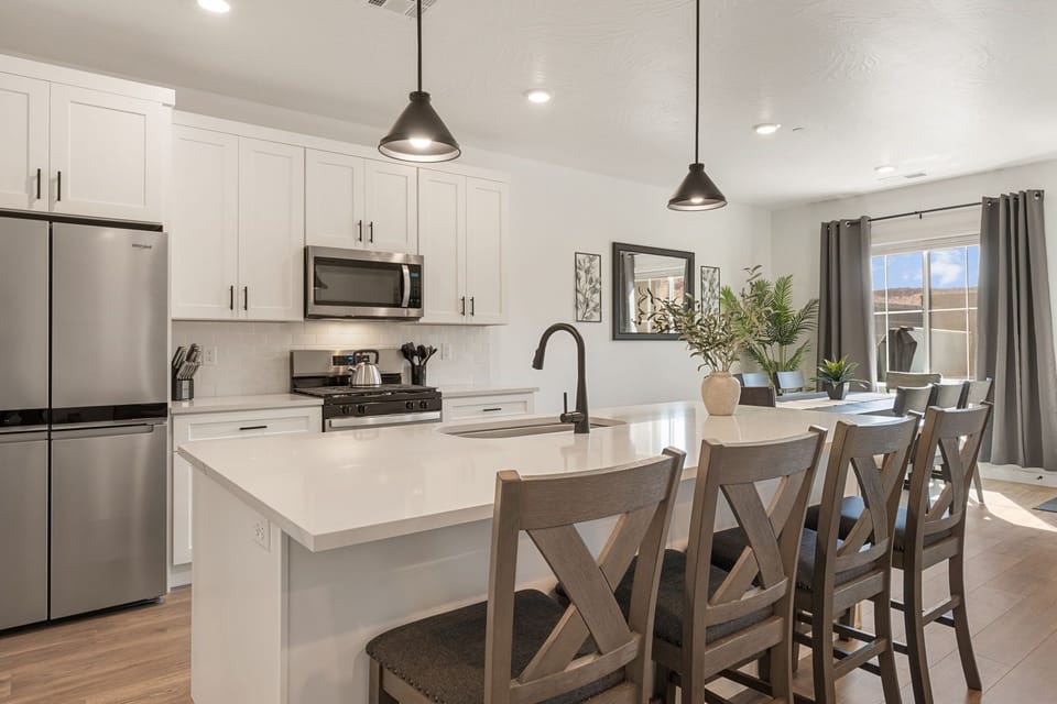 Townhome, 4 Bedrooms | Private kitchen | Coffee/tea maker, fridge, oven, toaster