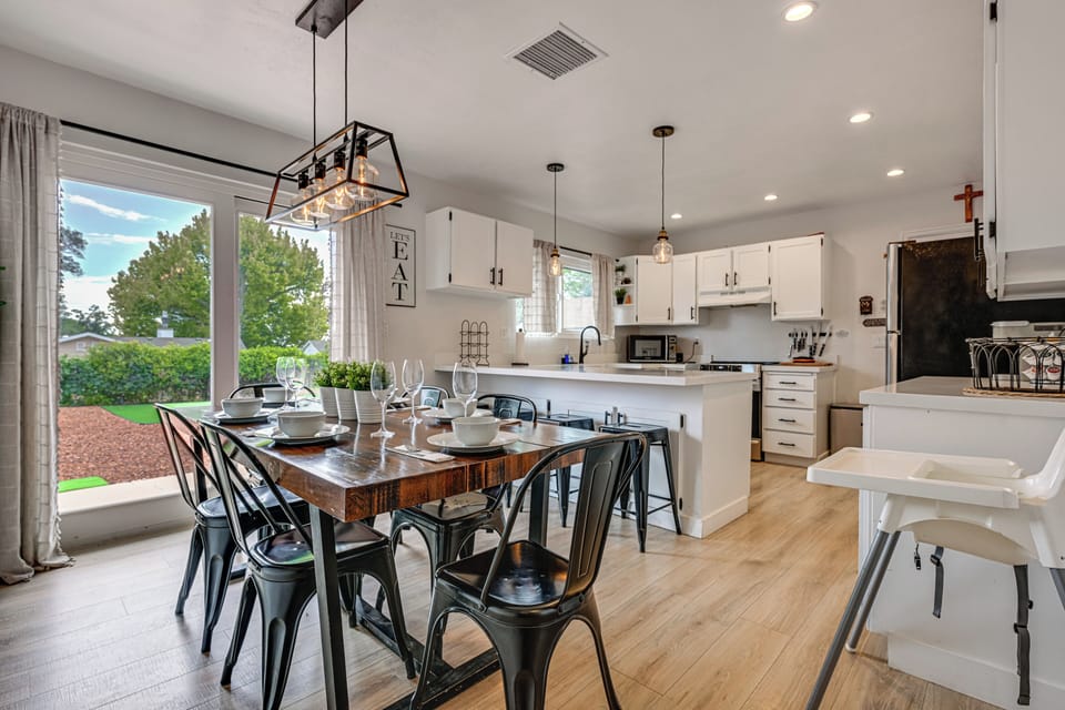 House (4 Bedrooms) | Interior
