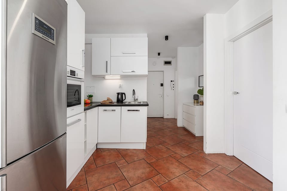 Comfort Apartment, 3 Bedrooms, City View | Private kitchen | Electric kettle, highchair, griddle, eco-friendly cleaning products