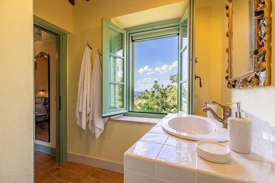 Double Room, Patio, Garden View | Bathroom | Shower, hair dryer, bidet, towels