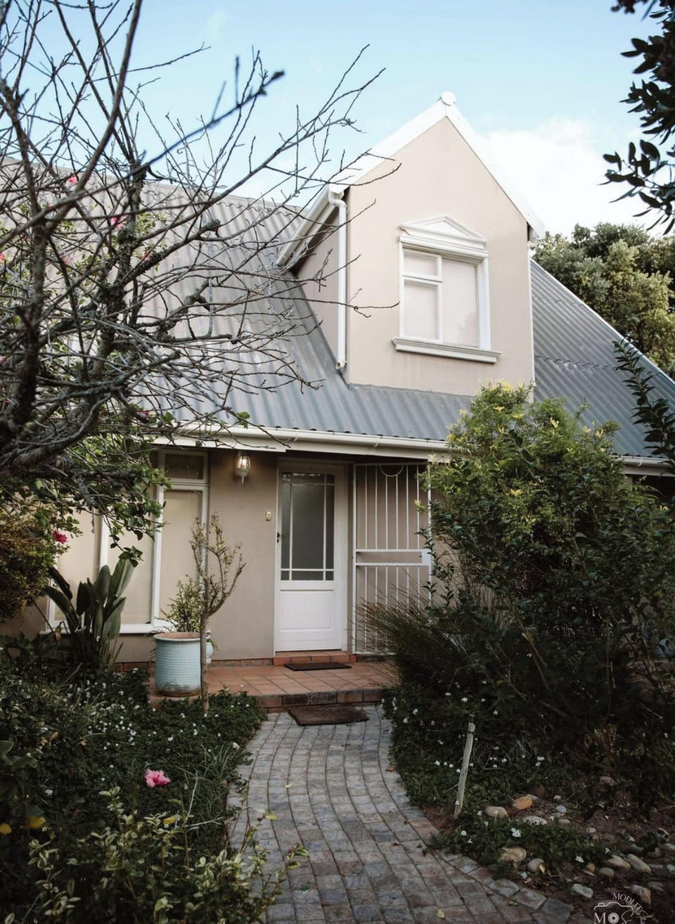 House, 5 Bedrooms, Balcony | Exterior detail