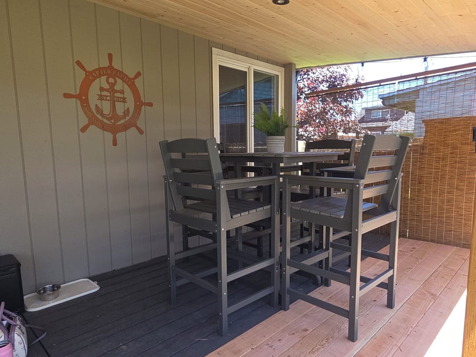 Morning Coffee Spot – Start your day on the inviting covered front deck.