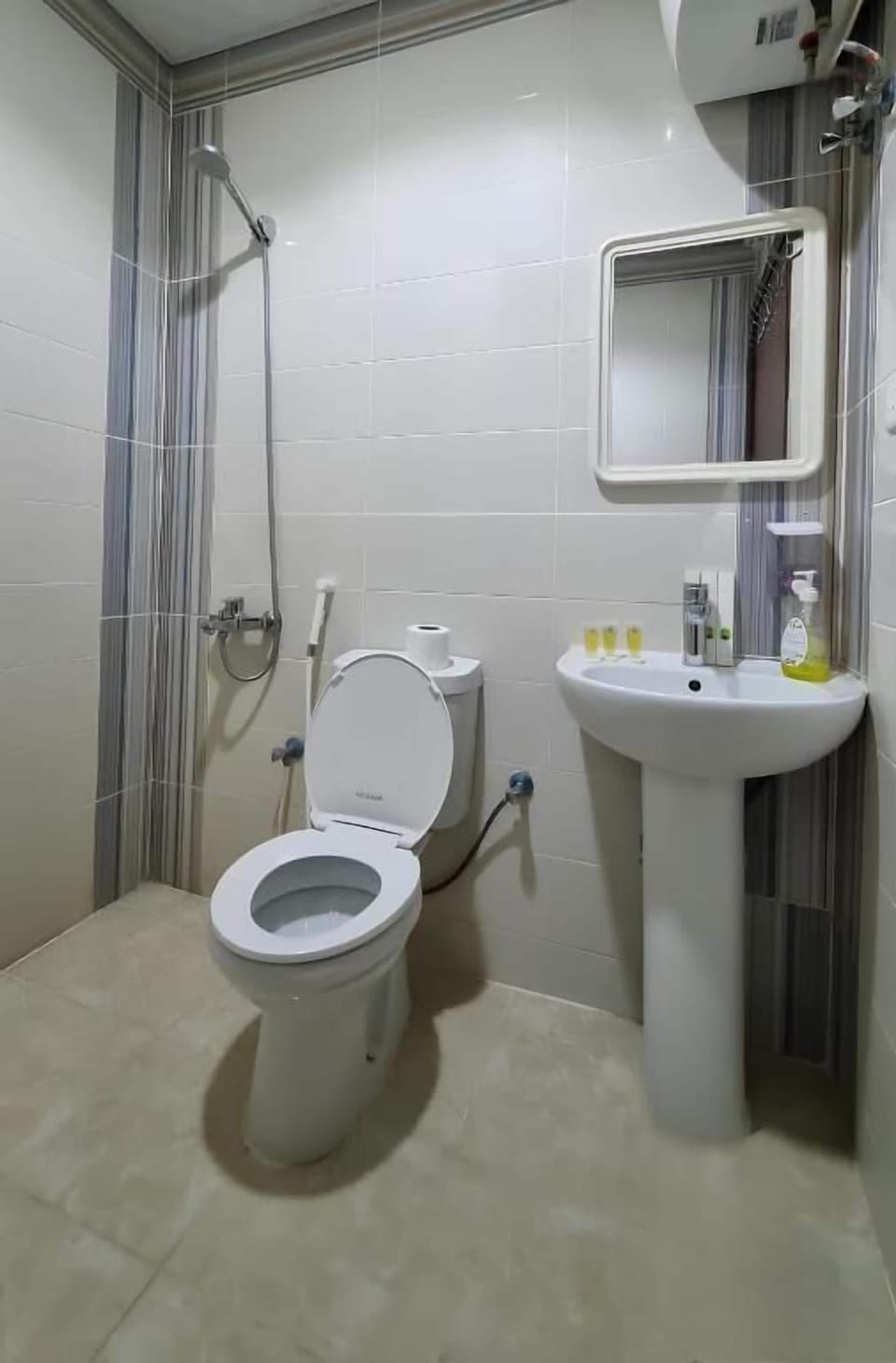 Twin Room | Bathroom