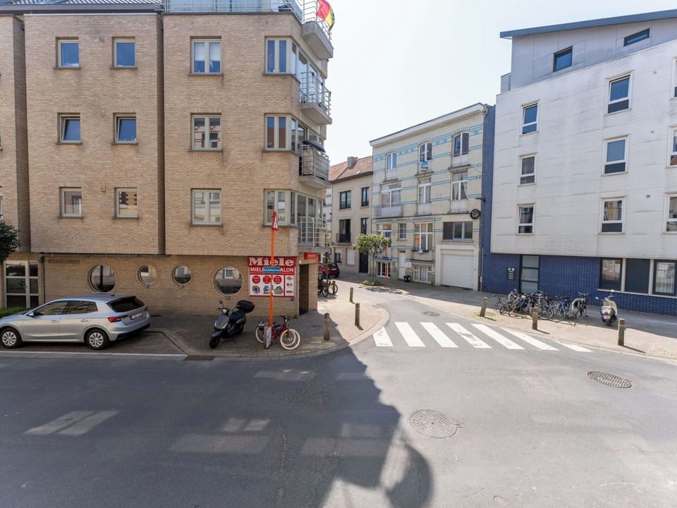 Building, Window, Urban Area, Town, City, Neighbourhood, Street, Apartment, Asphalt, Urban Design