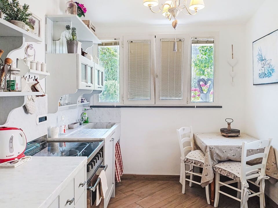 Furniture, Interior Design, Flooring, Floor, Wood Flooring, Wood, Chair, Ceiling, Kitchen & Dining Room Table, Table
