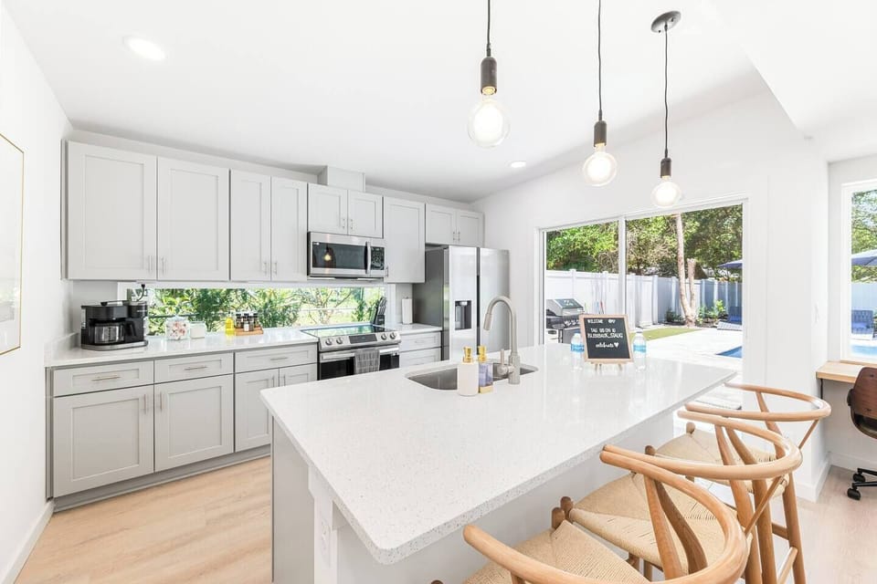 Fully stocked kitchen ready for family meals, coffee mornings, or late-night snacks.
