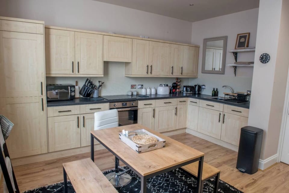Kitchen and dining table