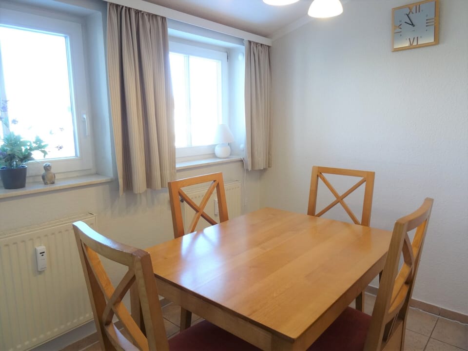Apartment | Dining