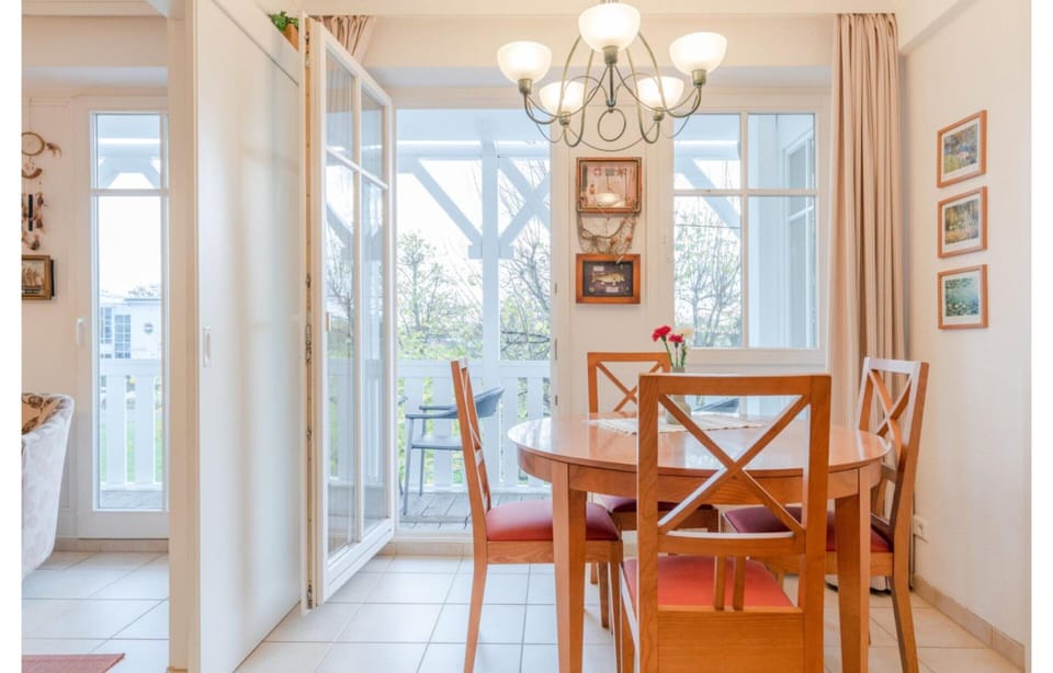 Apartment | Dining