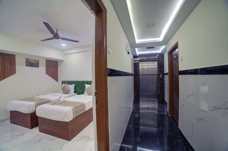 Standard Double or Twin Room | In-room safe, desk, laptop workspace, iron/ironing board (on request)