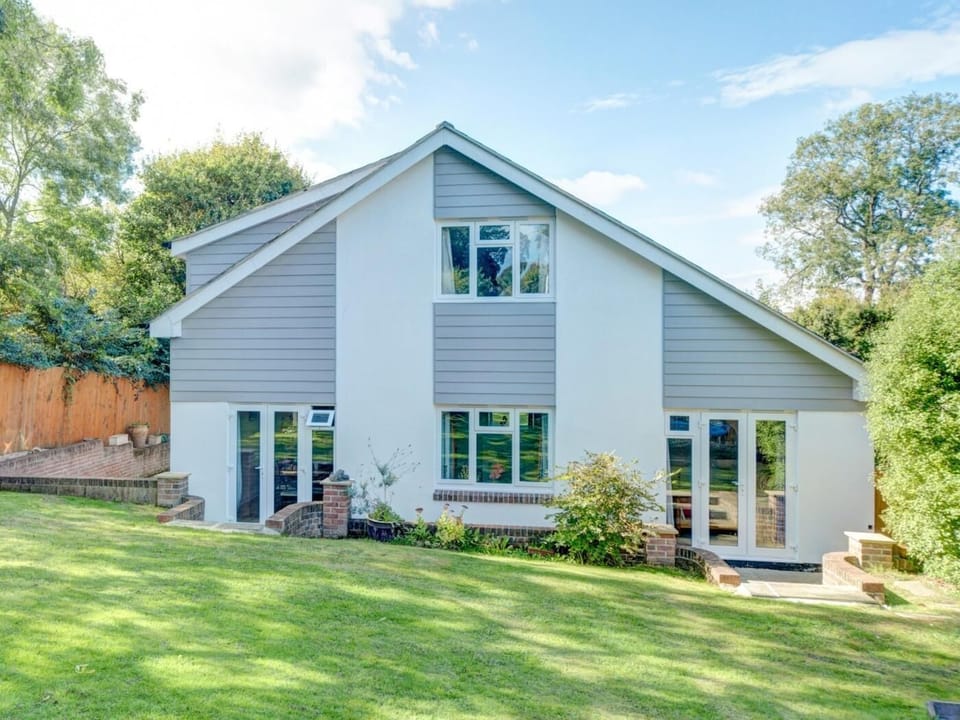 The impressive rear view of the cottage