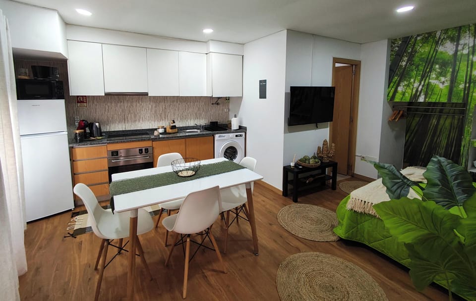 Apartment, City View | Private kitchen