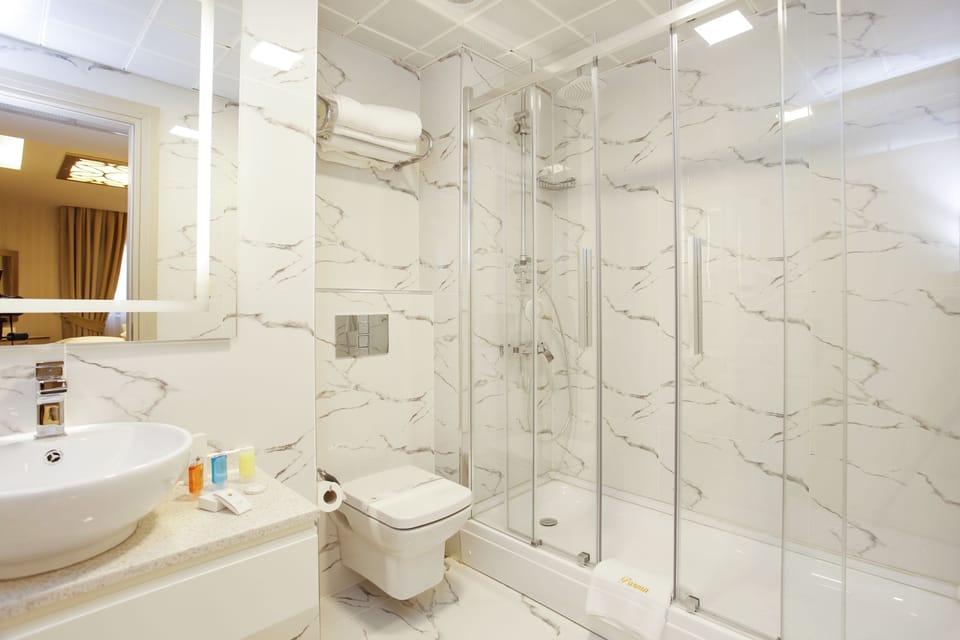 Superior Double or Twin Room, 1 Double or 2 Twin Beds | Premium bedding, down comforters, minibar, in-room safe