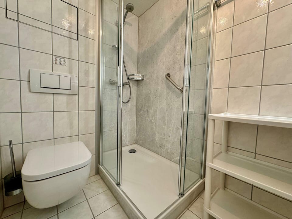 Liebevoll Eingerichtete Ferienwohnung fur 4 mit Balkon in Sellin Apartment in Sellin