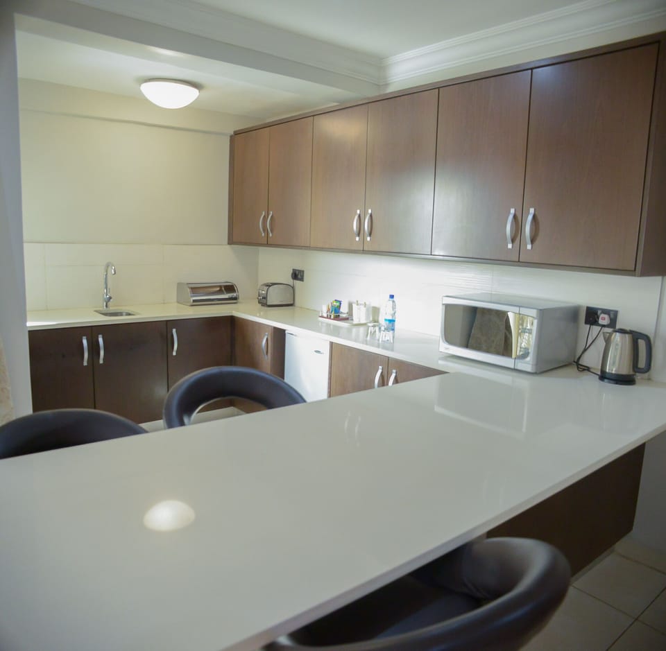 Presidential Penthouse, Kitchenette | Private kitchen | Mini-fridge, microwave, coffee/tea maker, electric kettle