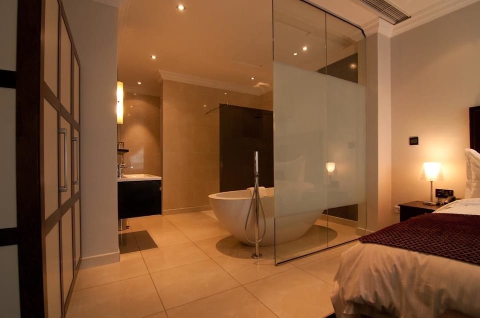 Elite Suite, 1 King Bed | 1 bedroom, premium bedding, down comforters, Tempur-Pedic beds