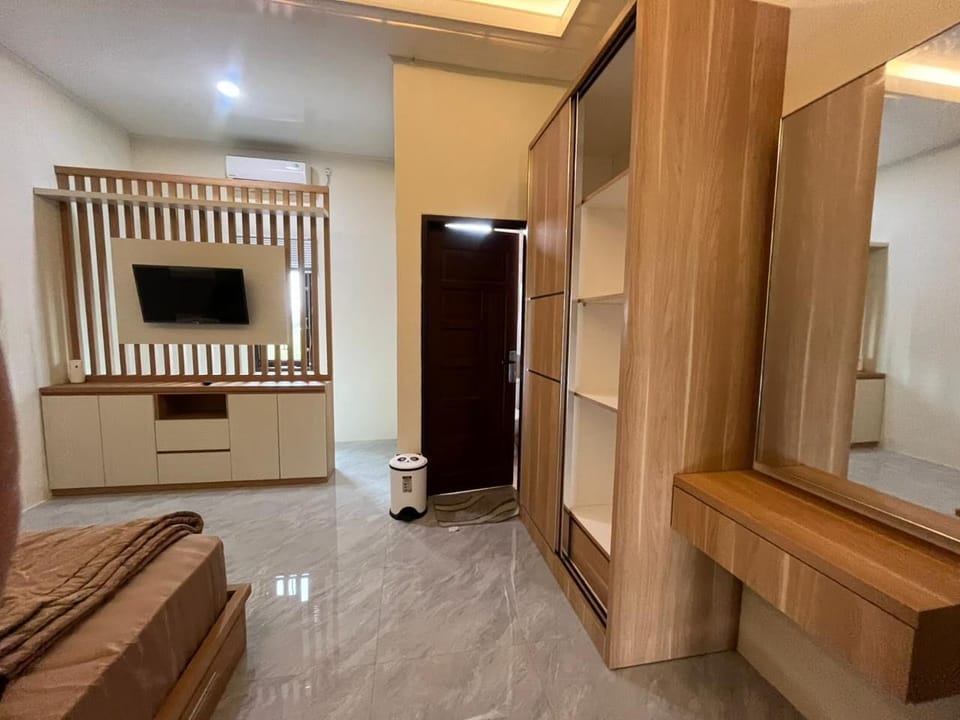 Deluxe Double Room | In-room safe, soundproofing, iron/ironing board, WiFi (free)