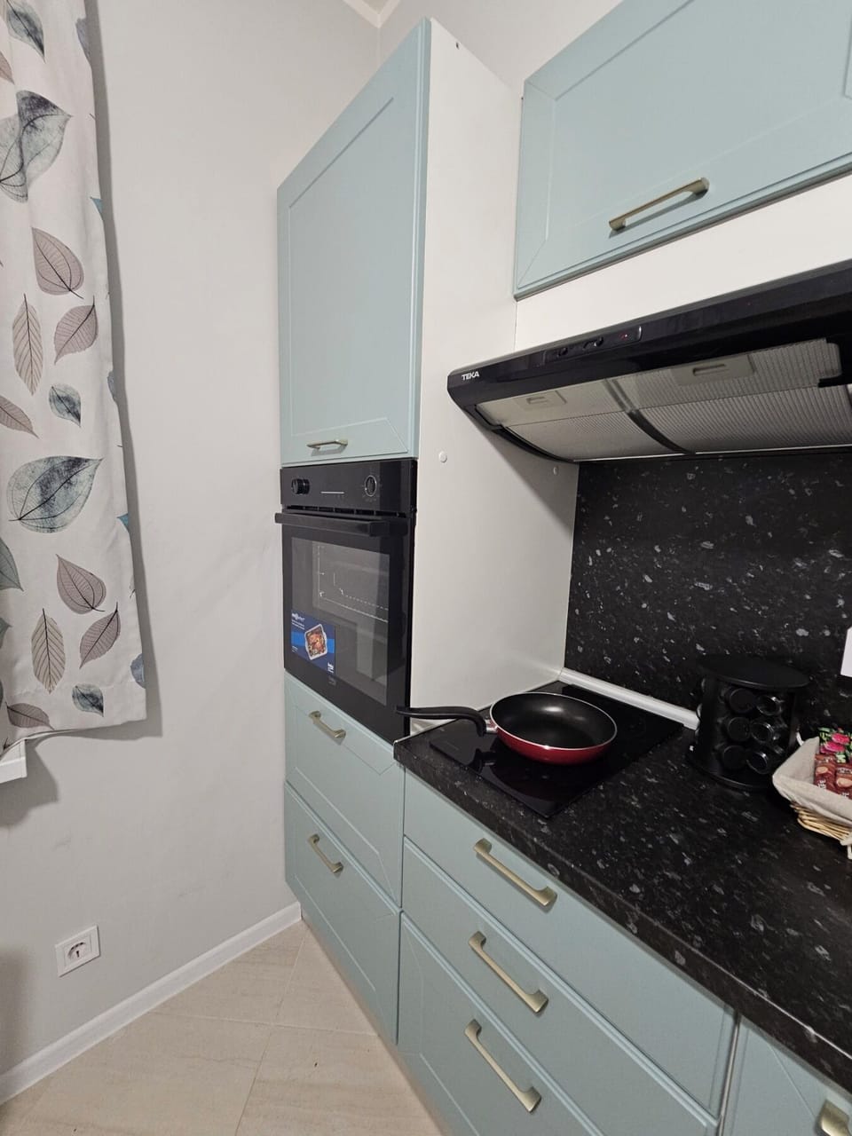 Deluxe Apartment, Balcony, City View | Private kitchen