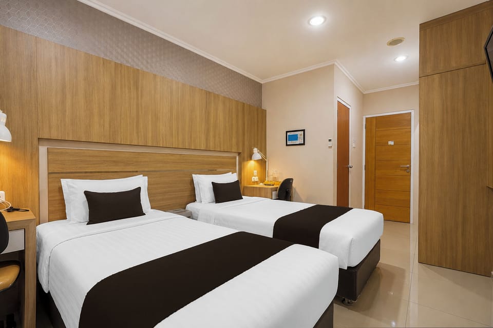 Deluxe Twin Room | Desk, soundproofing, WiFi (free), bed sheets