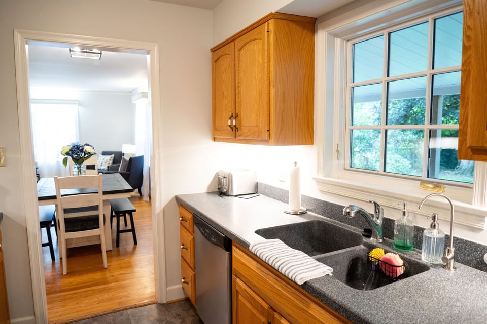 Coffee Maker, RO Water system, full stocked spice rack. 