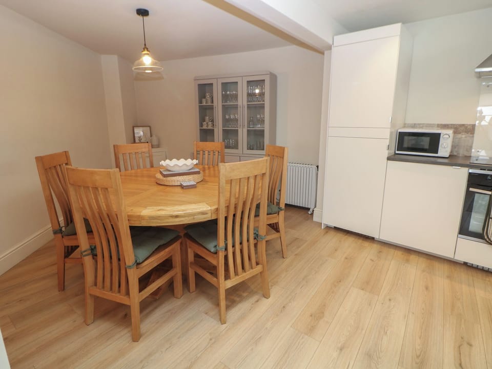 Cottage | Interior
