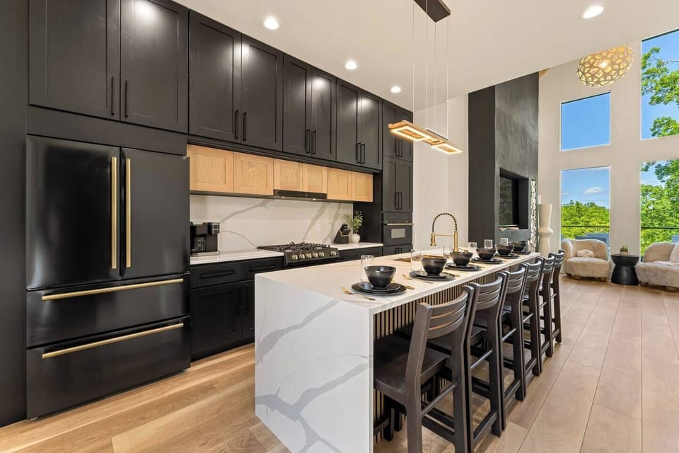 You’ll love this modern, high-end kitchen designed for both style and function. With sleek finishes, spacious counters, and a welcoming feel, it’s the perfect place to cook, gather, and enjoy every meal—from easy breakfasts to chef-inspired dinners.