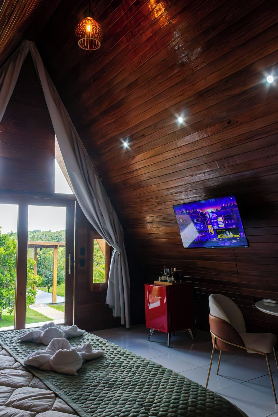 Double Room | Desk, laptop workspace, blackout drapes, iron/ironing board