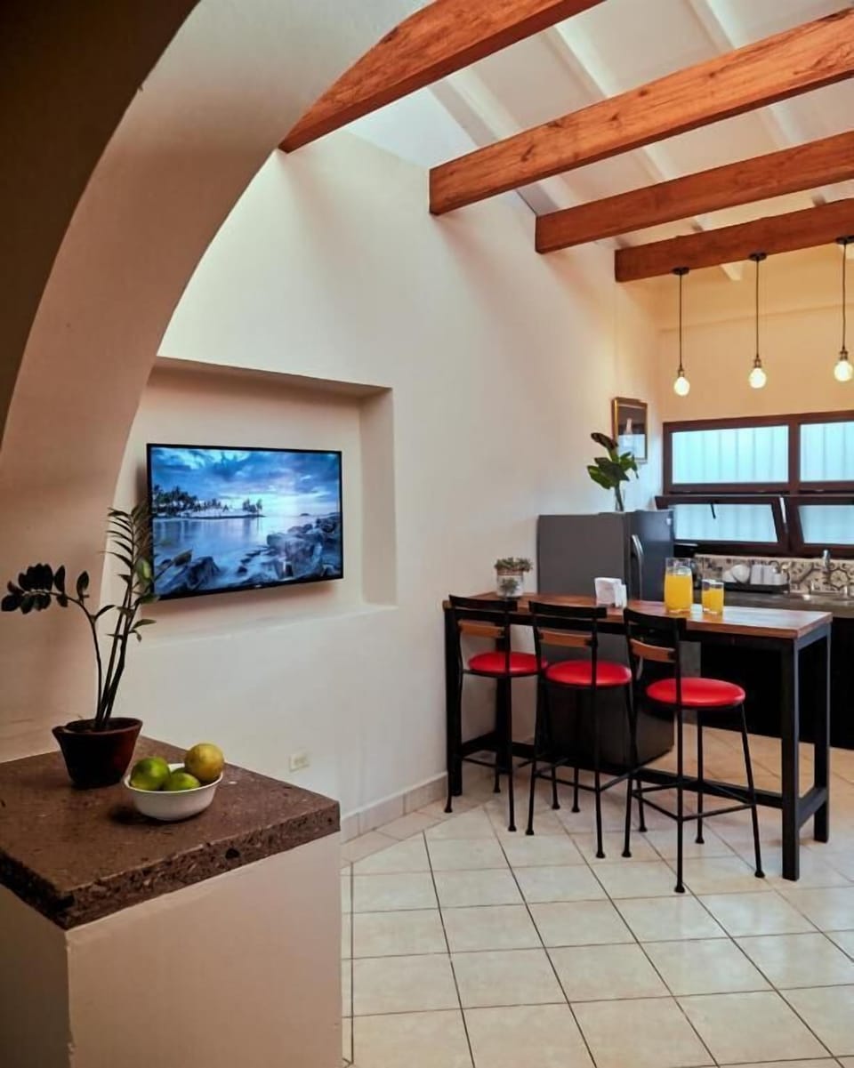 Deluxe Suite | Dining