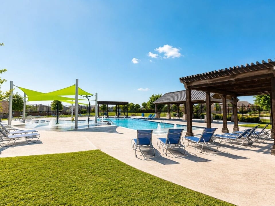 Community pool