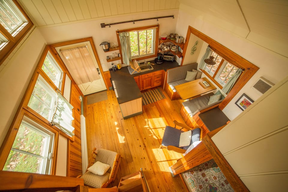 Cabin (Sugar Magnolia) | Private kitchenette | Fridge, stovetop, coffee/tea maker, toaster oven