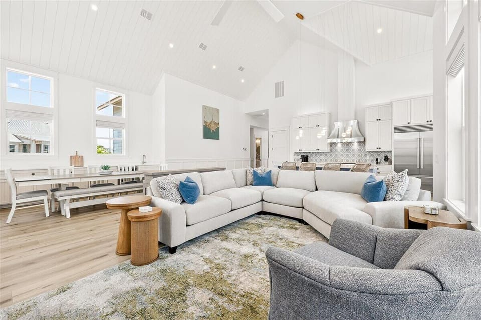 House (5 Bedrooms) | Interior