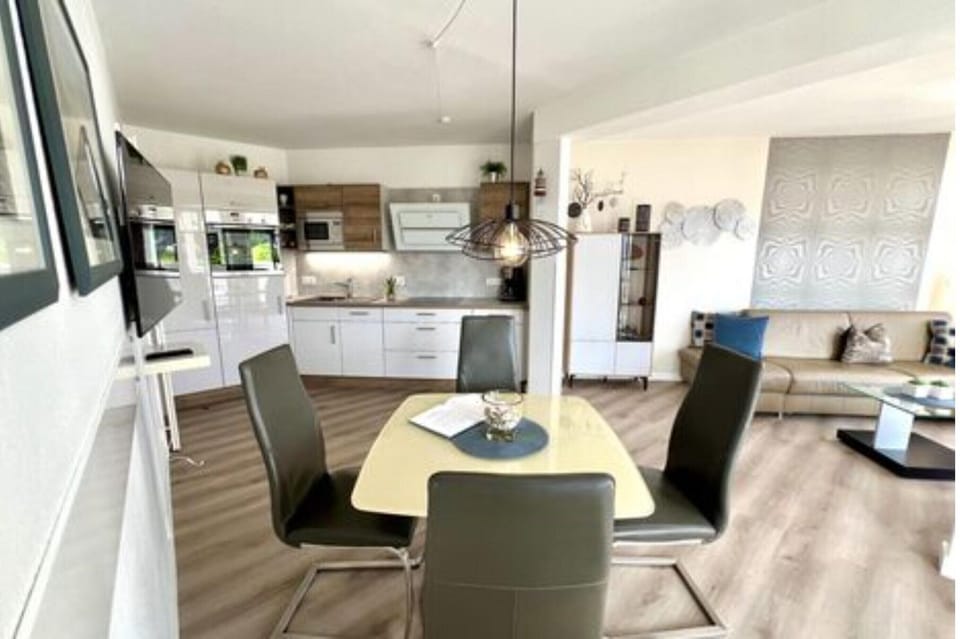 Apartment | Dining