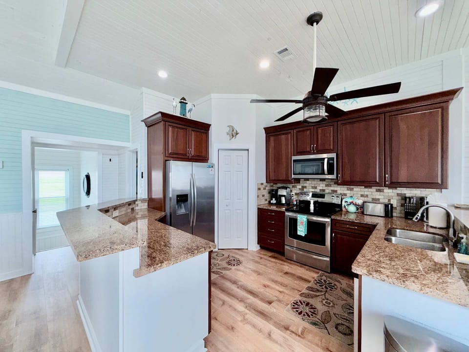 Townhome, Multiple Beds, Patio, Ocean View (Sandy Beach Retreat) | Private kitchen