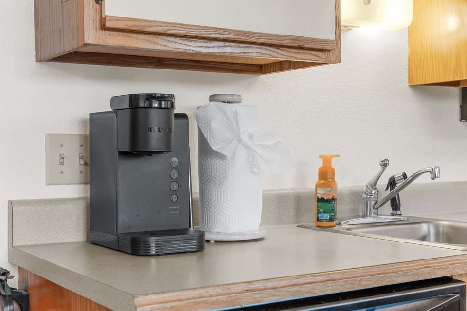 The open kitchen is well equipped for an unforgettable getaway​