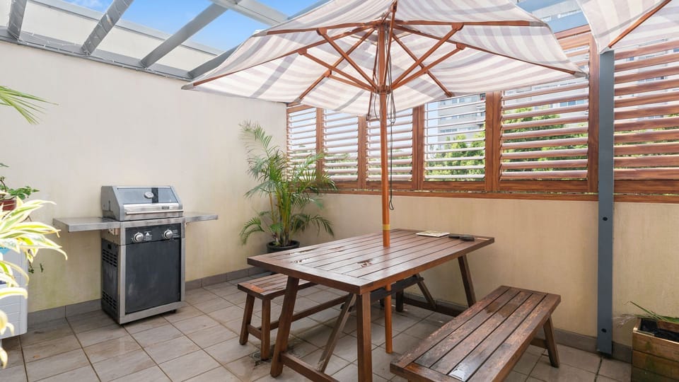 Fire up the BBQ and enjoy relaxed alfresco dining on the covered outdoor terrace.