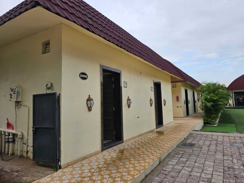 Deluxe Cottage | Exterior