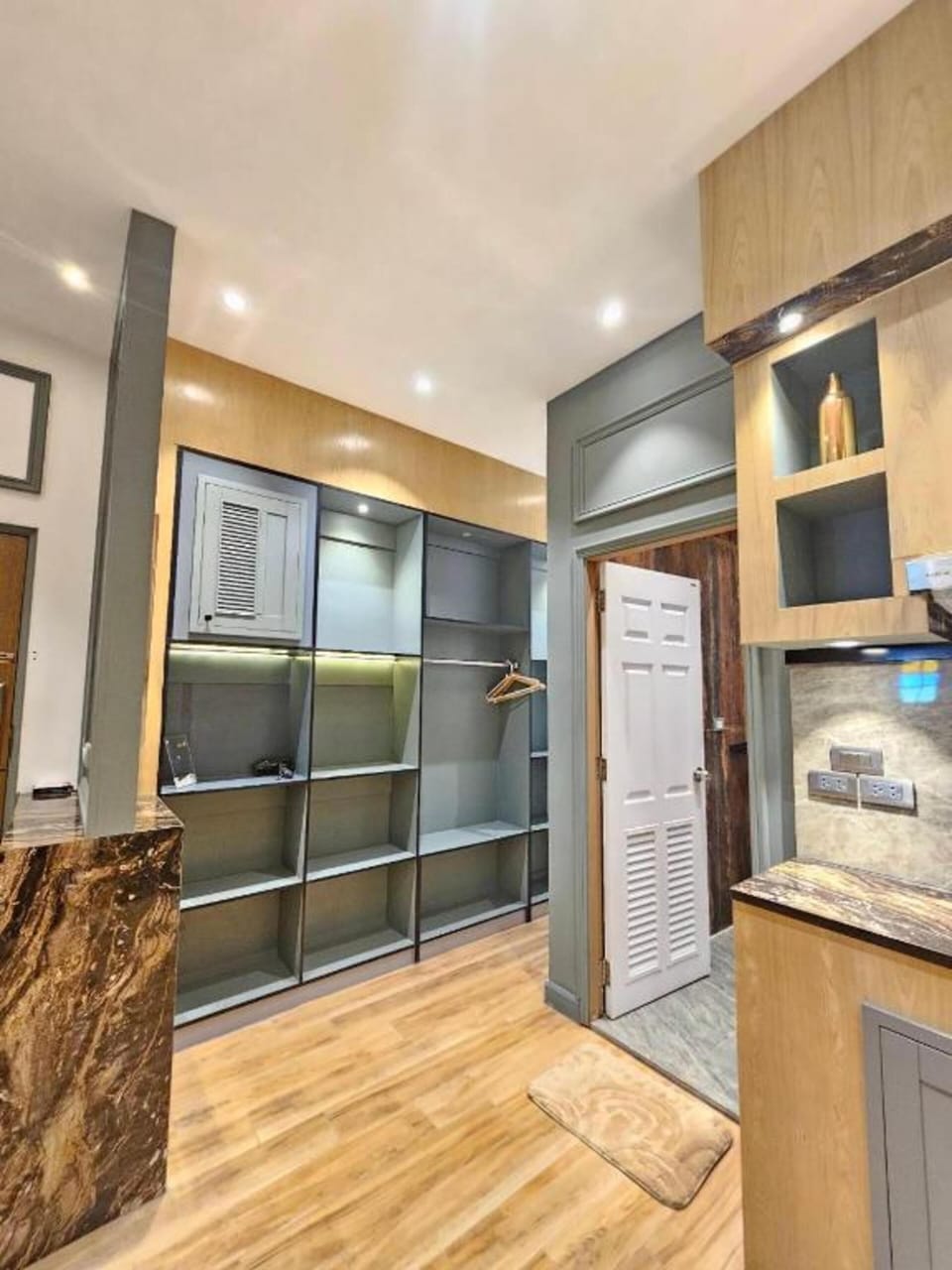 Studio, City View | Interior