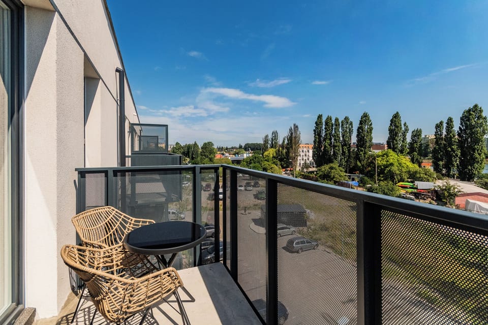 Comfort Apartment, Balcony | Property grounds