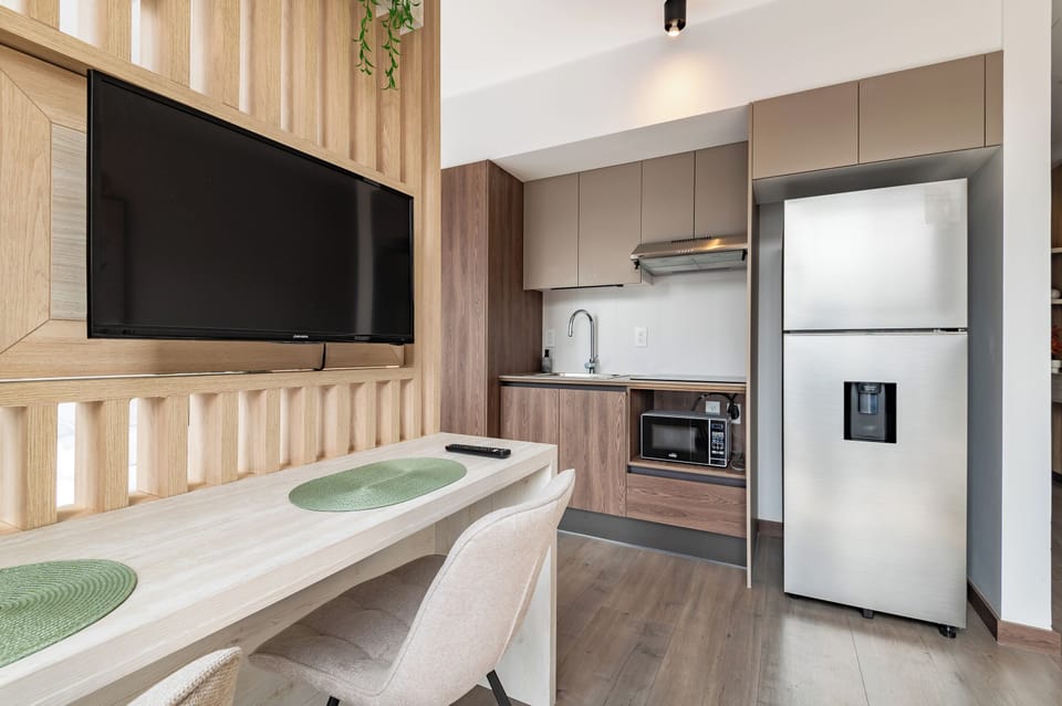 Luxury Studio, Pets Allowed, Hill View | Private kitchen