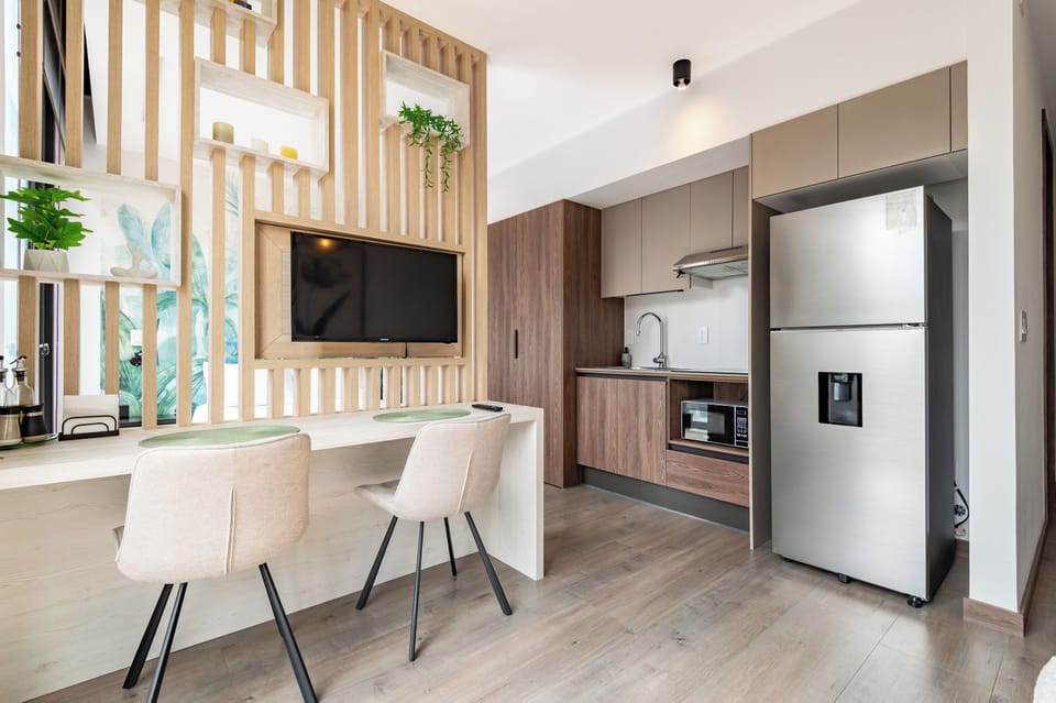 Luxury Studio, Pets Allowed, Hill View | Private kitchen