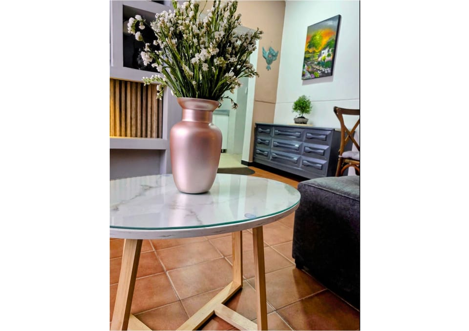 Deluxe Apartment, Private Bathroom, Garden View | Interior
