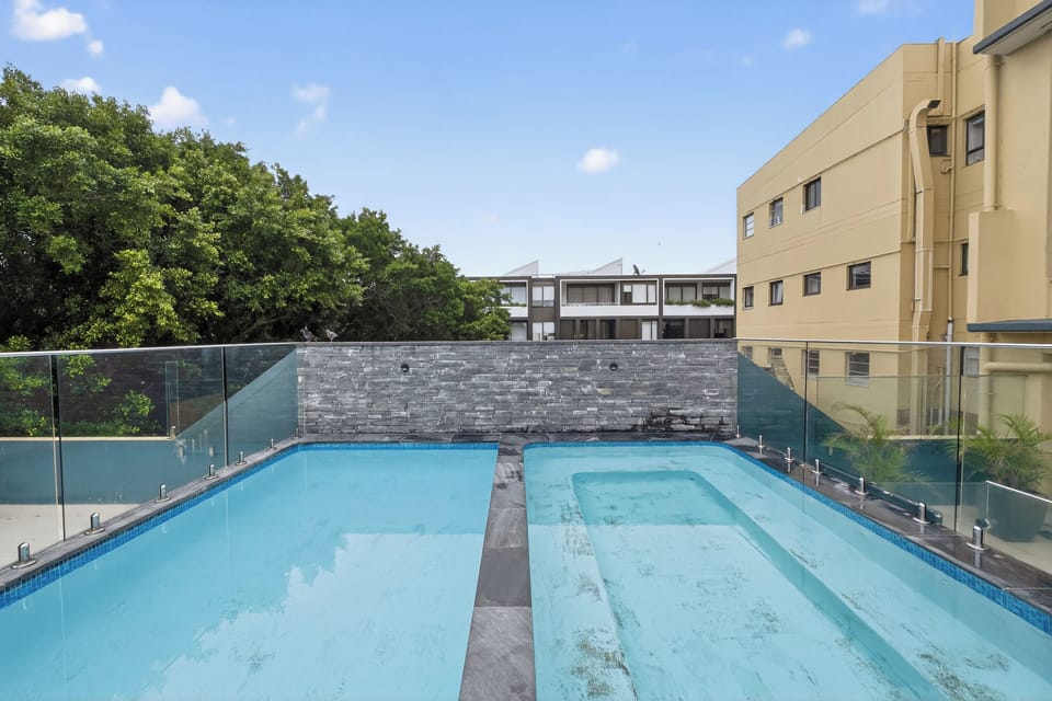 Pool and spa side by side