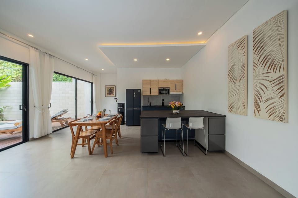 Comfort Villa, Pool View | Private kitchen