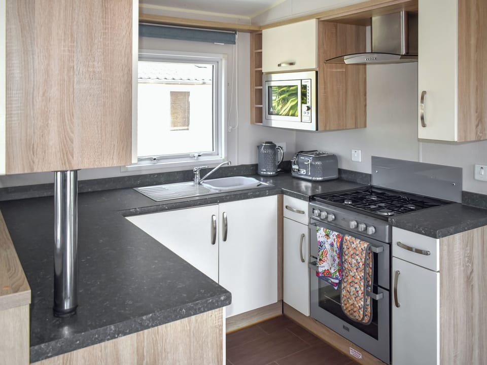 Open plan living space | Lakeside Crescent 19, Minehead