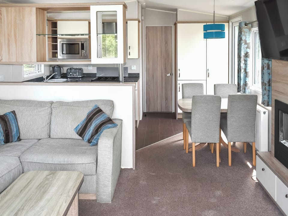 Open plan living space | Lakeside Crescent 19, Minehead
