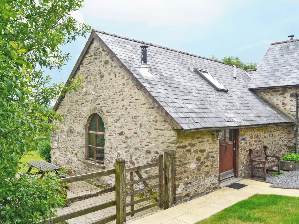 Double bedroom | Smiddy - West Hollowcombe Farm, Dulverton